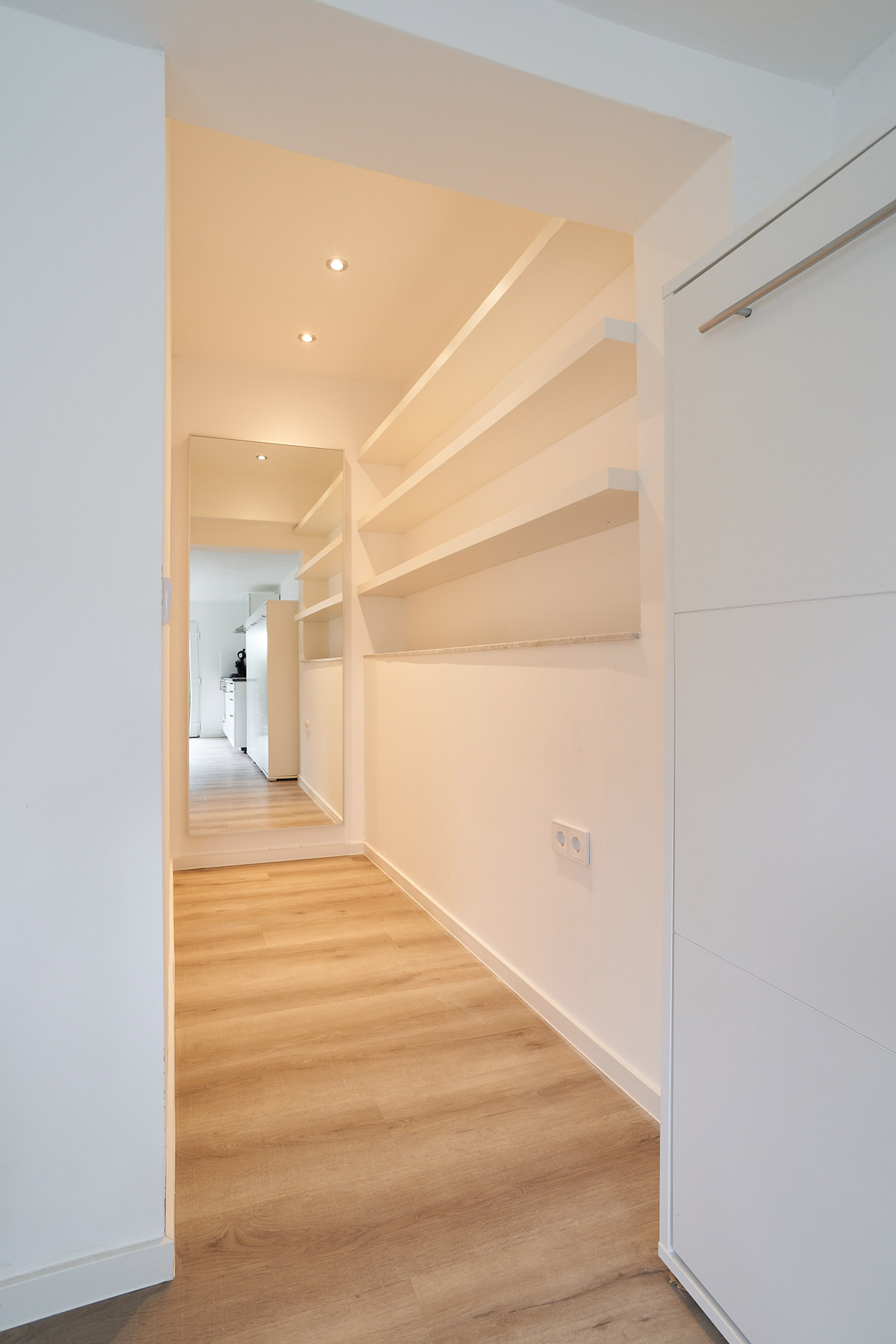 Kleiderschrank