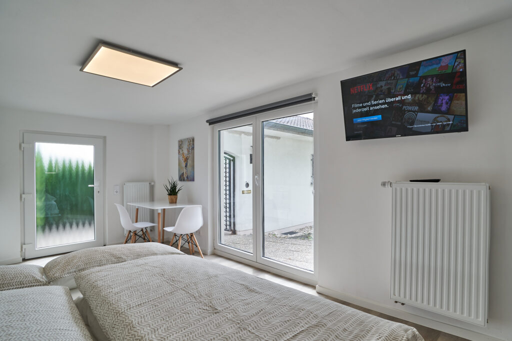 Ferienwohnung am blauen See Königswinter – Wohnzimmer