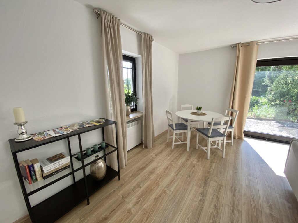 Ferienwohnung Schmidt Königswinter – Essbereich